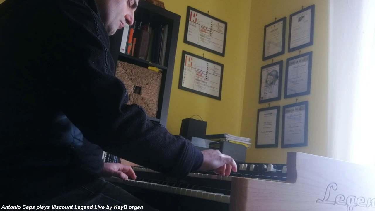 Antonio Caps plays Viscount Legend Live