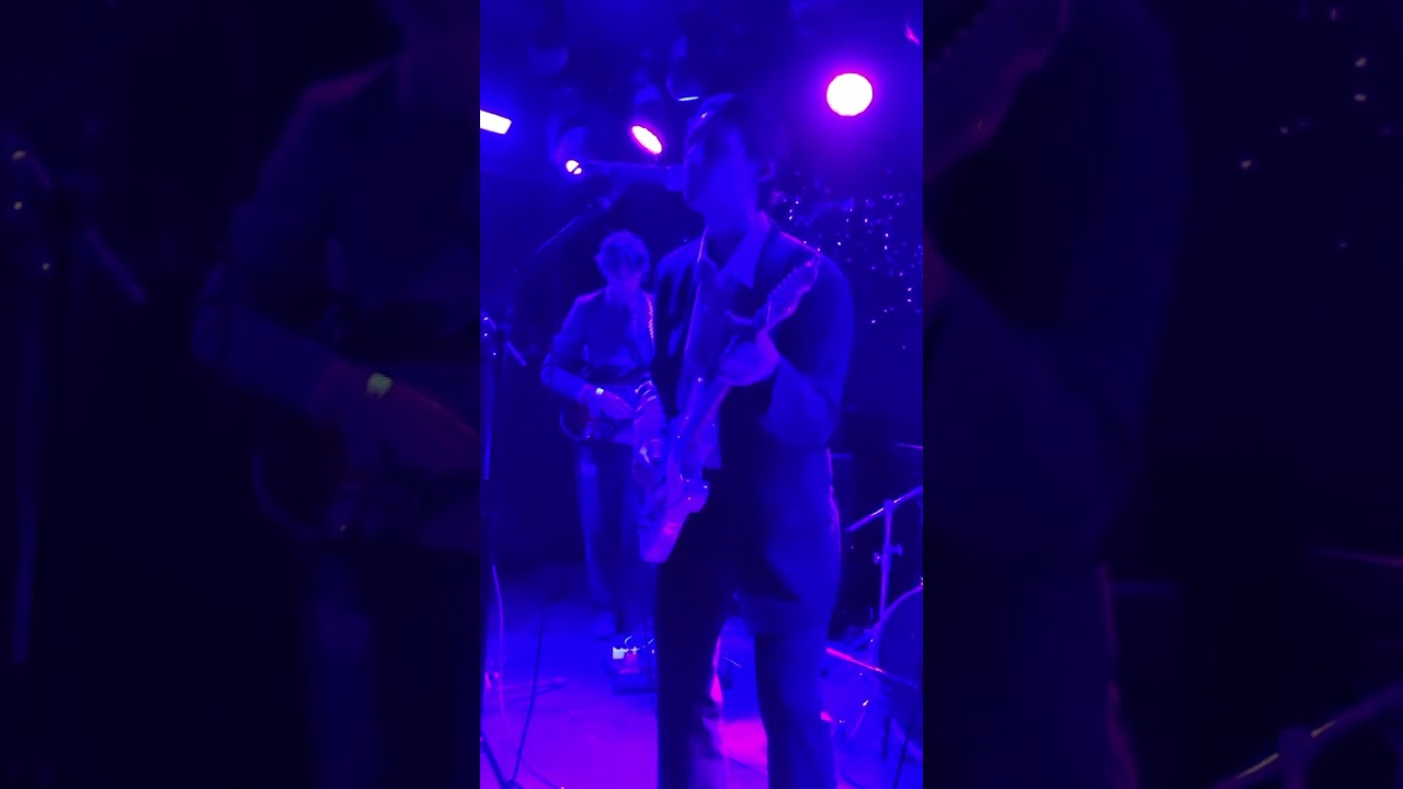 Liam Benzvi - Hiccup (live)