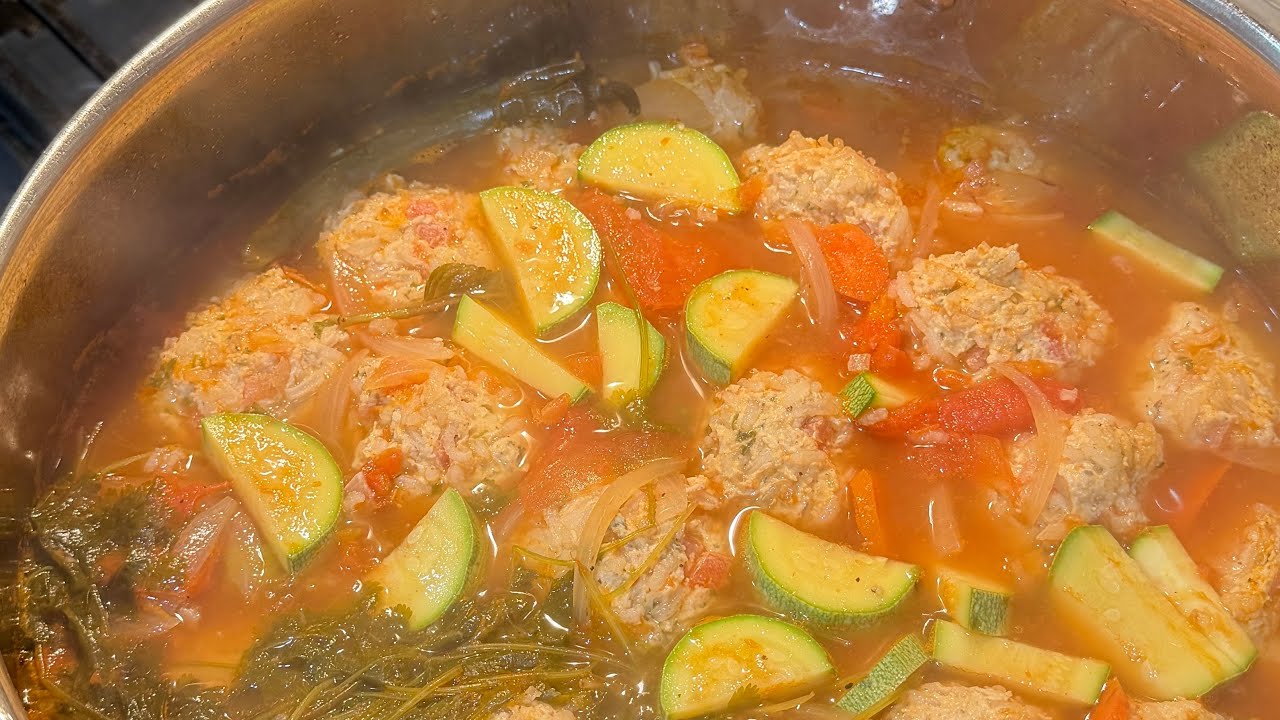 Unas albóndigas de pollo apenas para este clima, 🌧️😋￼ #cocina #familia