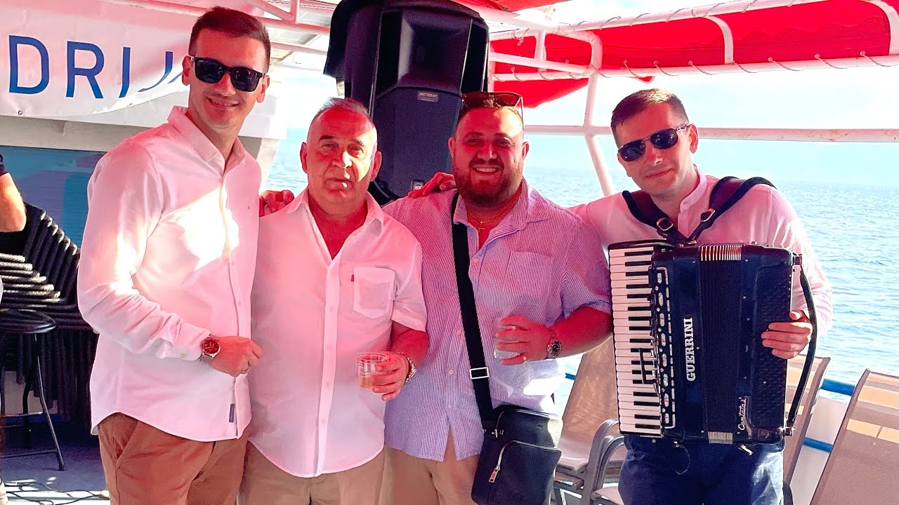 Vlatko Miladinoski & Zlatko Miladinoski  za 60ti Rodenden od Tatkomi vo Ohrid Brod Aleksandrija
