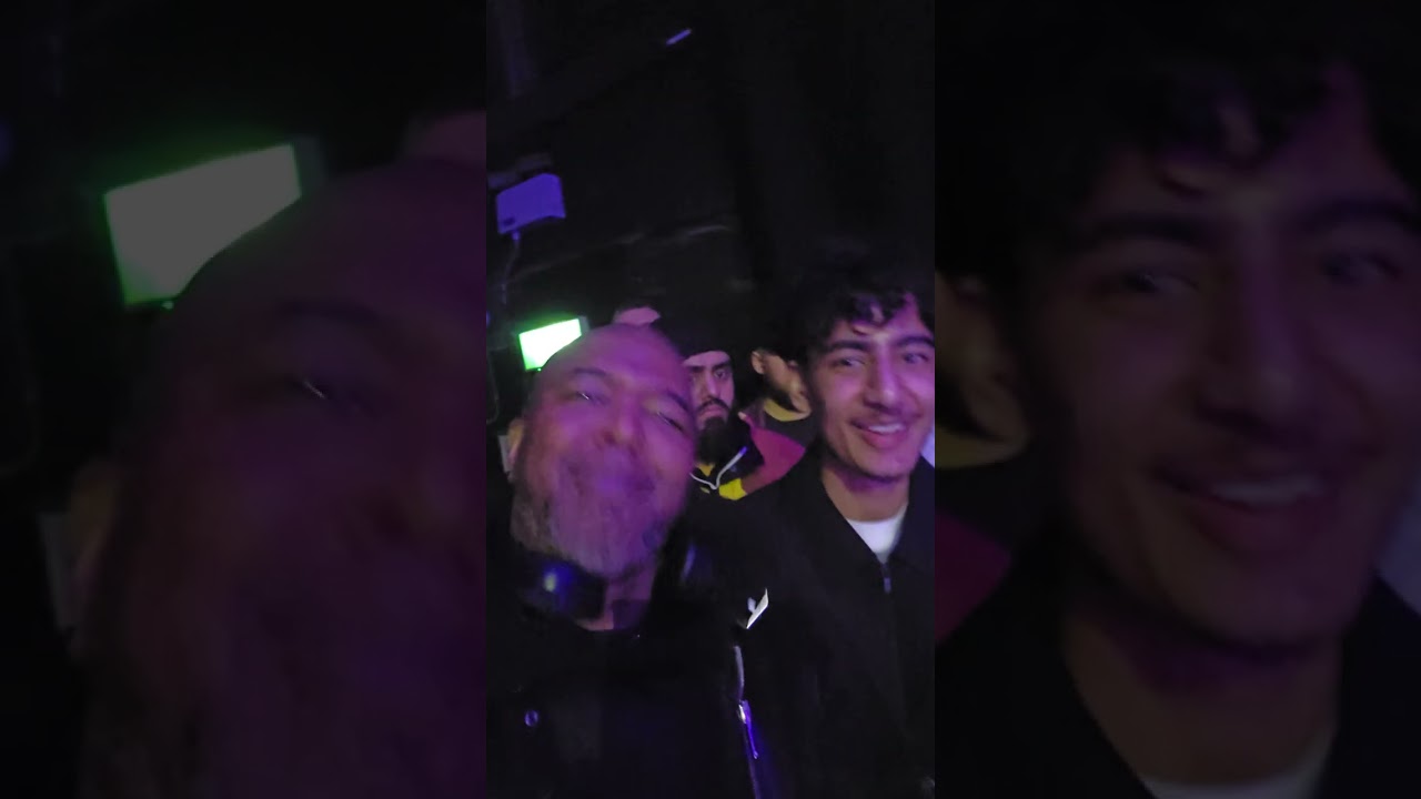 Common touches the mic. Dj Premier and Alchemist show in London.
