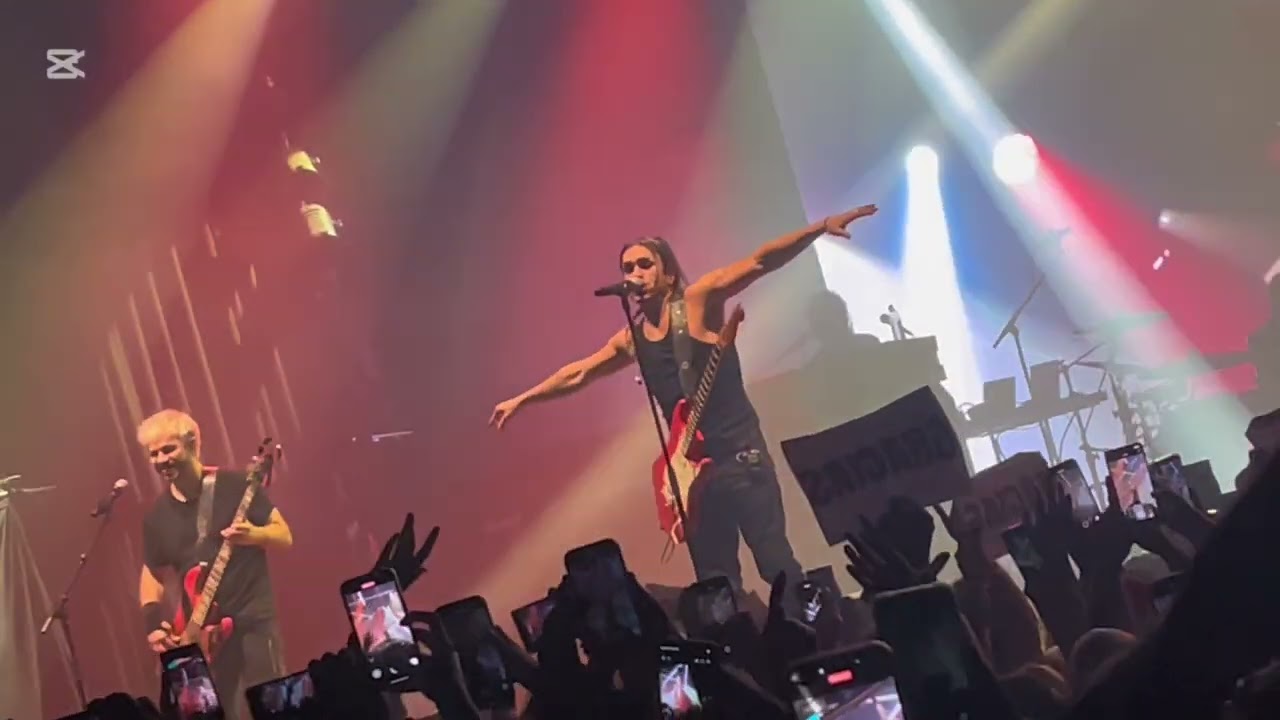 Airbag hace arder Barcelona . Barcelona 19.10.2025 