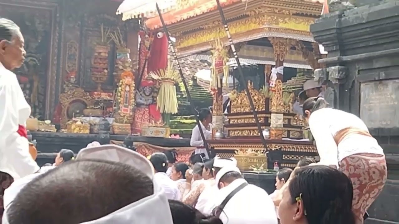 Muspa bersama,wali ring pura prajurit Medahan blahbatuh Gianyar 