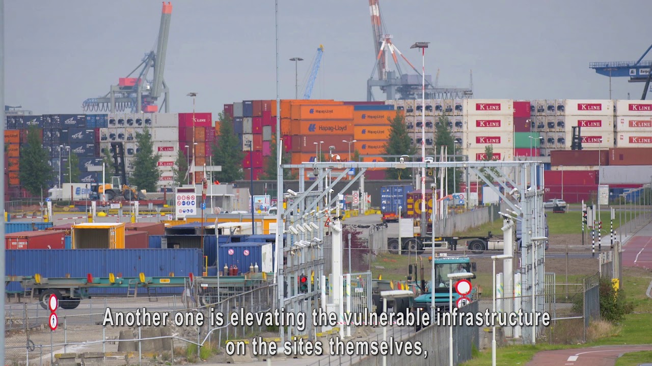 Flood risk management in the port of Rotterdam