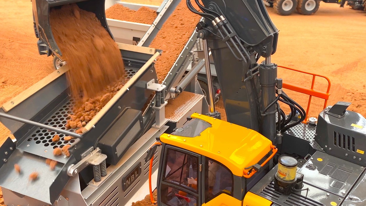 Amazing work at the RC Construction Site with RC Trucks!