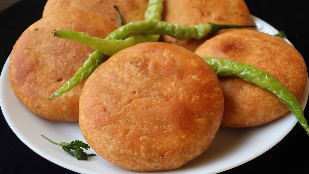 Onion Kachori | ఉల్లిపాయ కచోరి | ఇలాచేస్తే స్వీట్ షాప్ లోలా వస్తాయ్ | Kachori Recipe |  Easy Snack