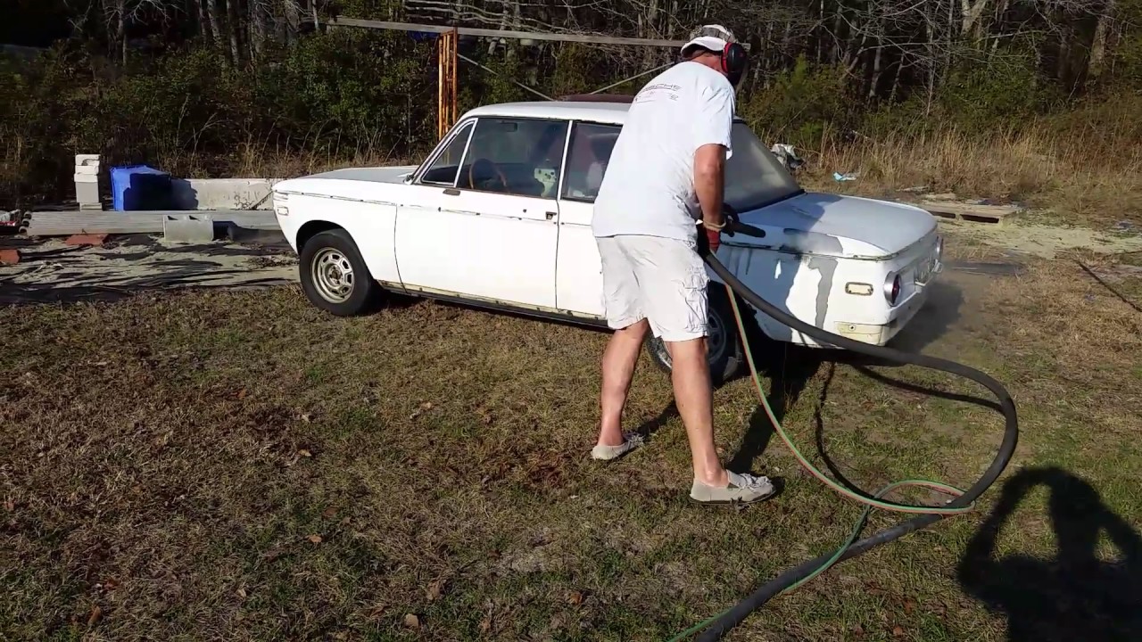 Mike Duck blasting his 69 BMW part 1