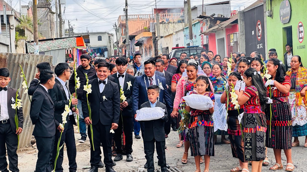 “ASI ES UNA BODA EN UN PUEBLO DE GUATEMALA”
