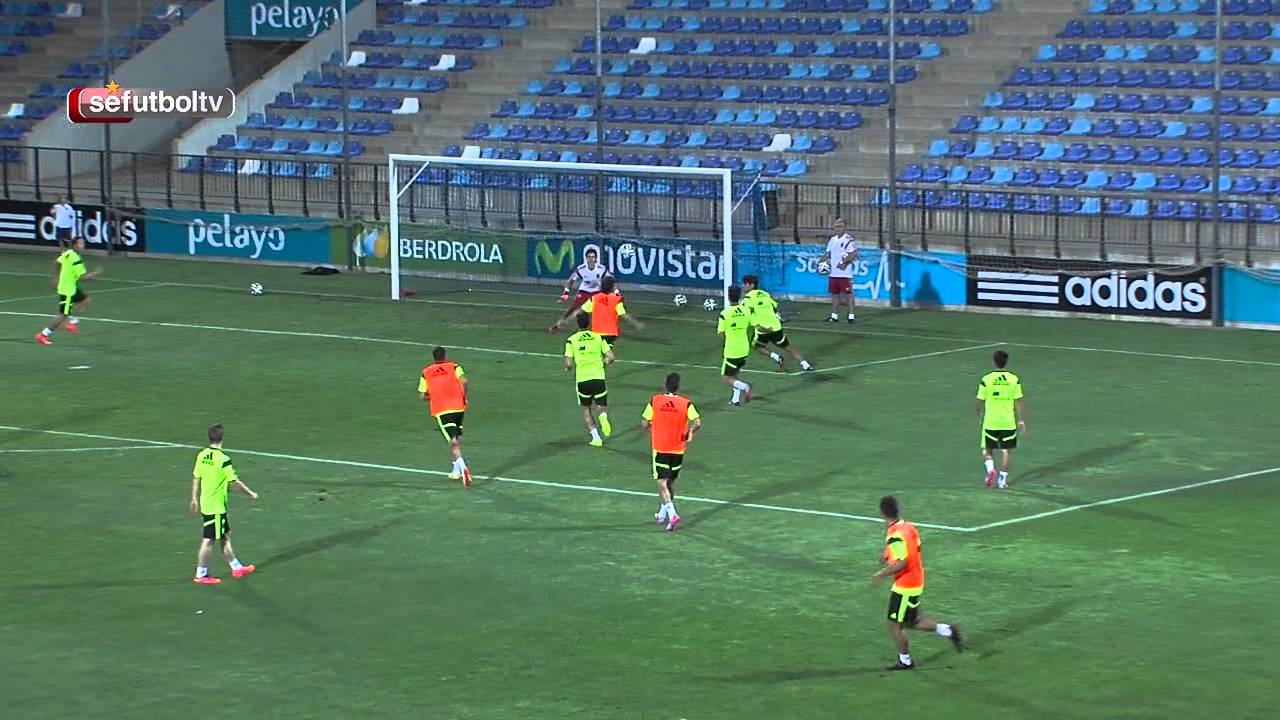 Unai L&oacute;pez marca un golazo 