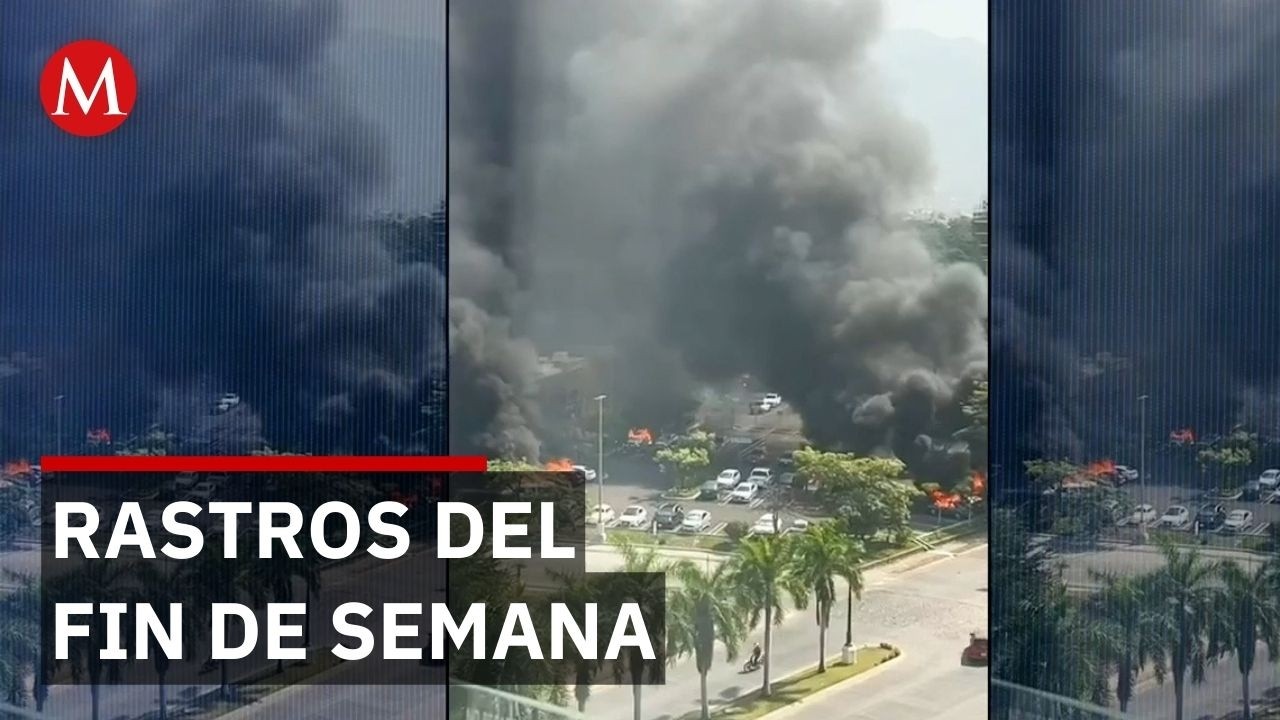 Turistas en Zapopan fotografían vehículos incendiados tras violencia del fin de semana