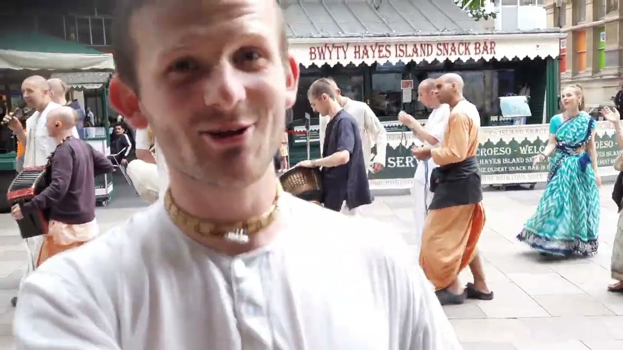 Hare Rama Hare Krishna bajan on cardiff streets || UK ||