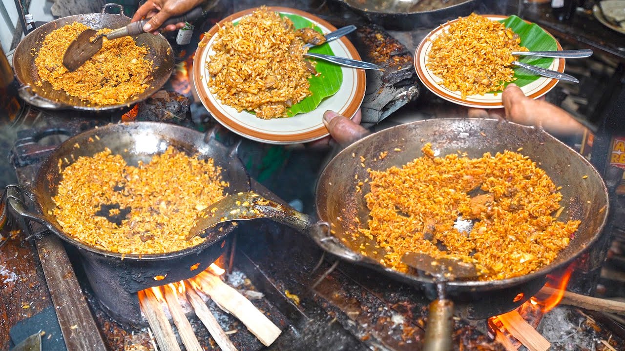 NASI GORENG BABAT LANGGANAN PEJABAT !! DIMASAKNYA MASIH PAKAI KAYU BAKAR. KULINER SEMARANG
