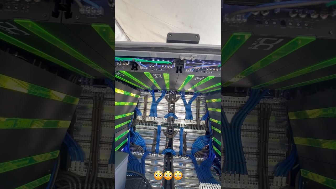 THIS VAN COULD POWER A SMALL TOWN 🤯                         #caraudio #automobile #bass