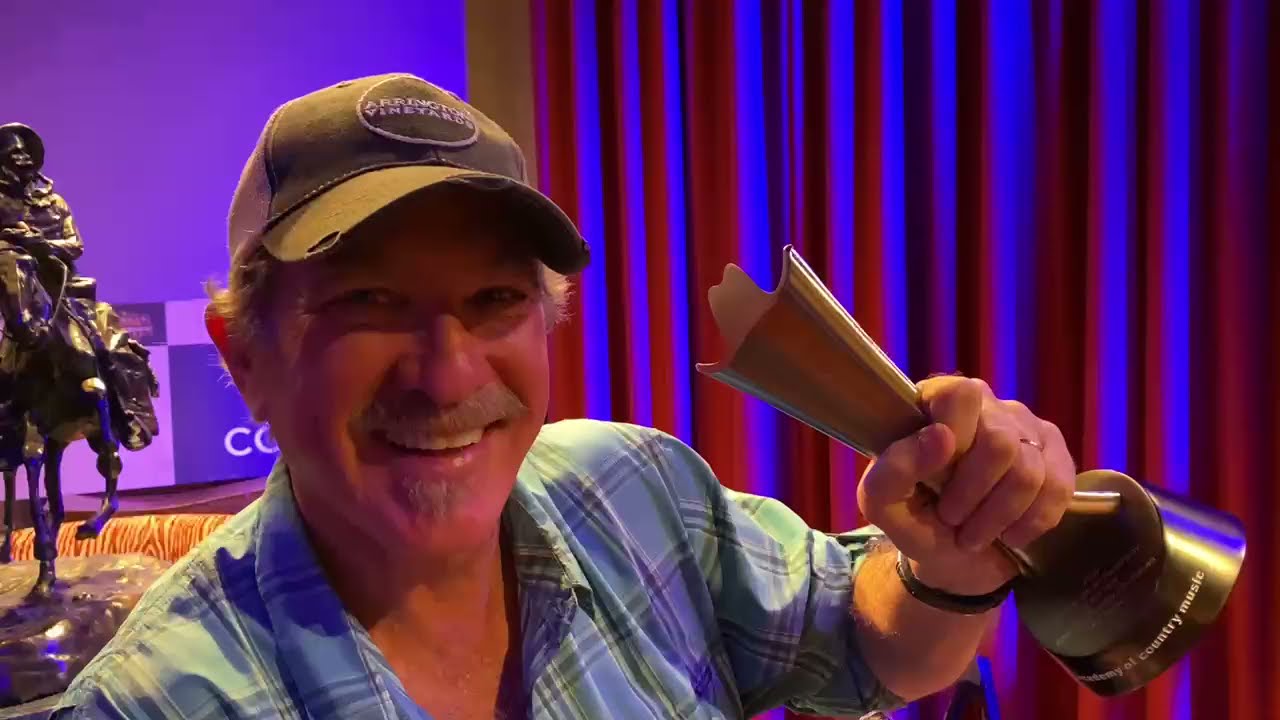 Kix Brooks Wins National Personality of the Year at the 56th ACM Awards
