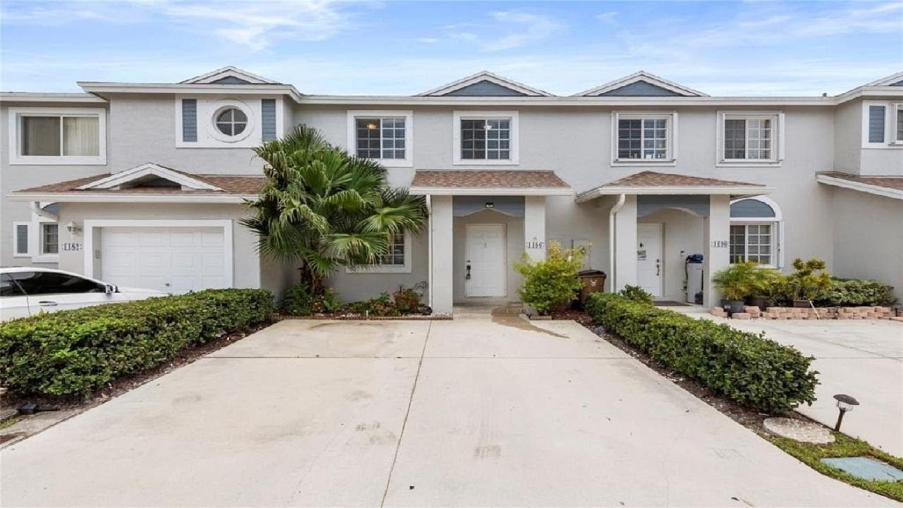 1186 SW 44th Ave, Deerfield Beach, FL Presented by Desare Kohn-Laski.