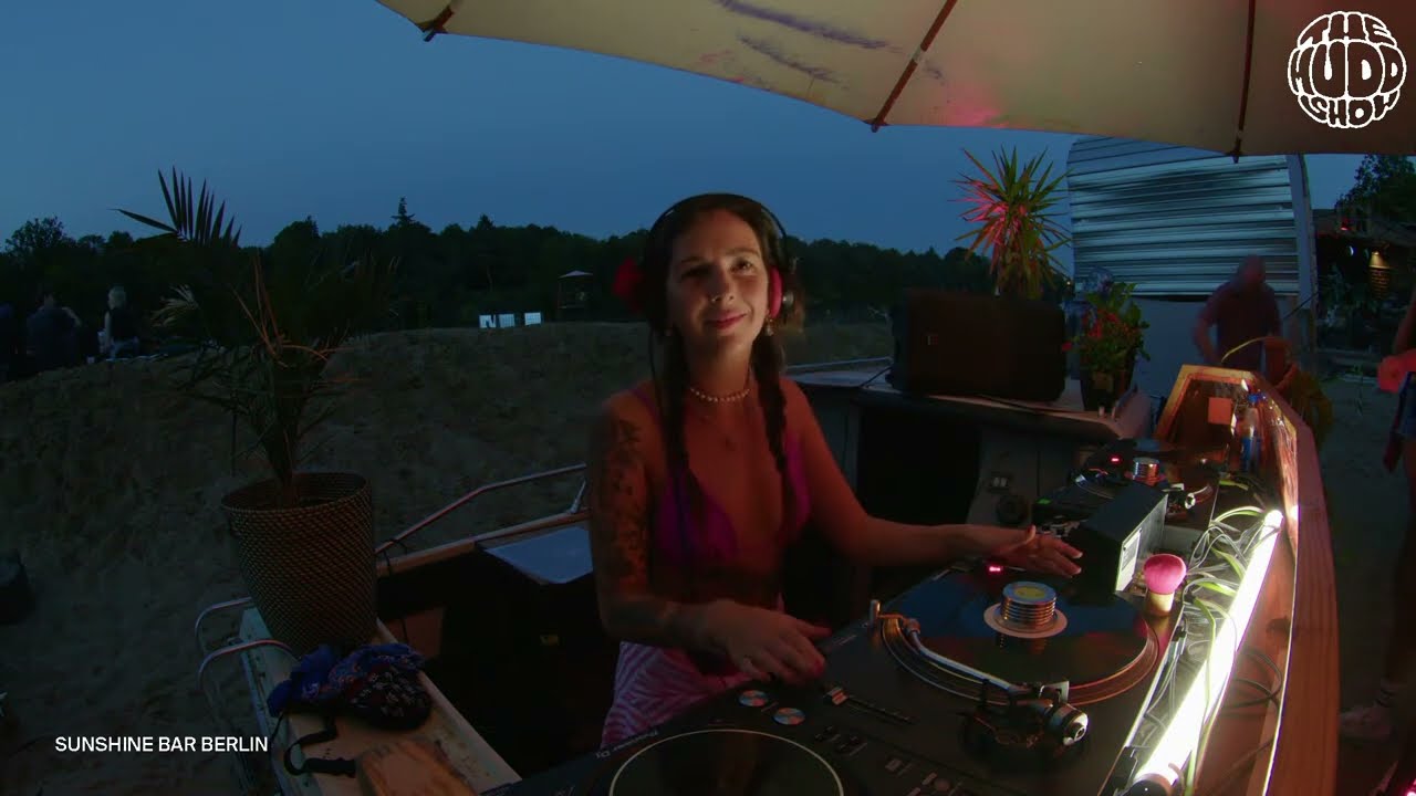 E.LINA | themuddshow