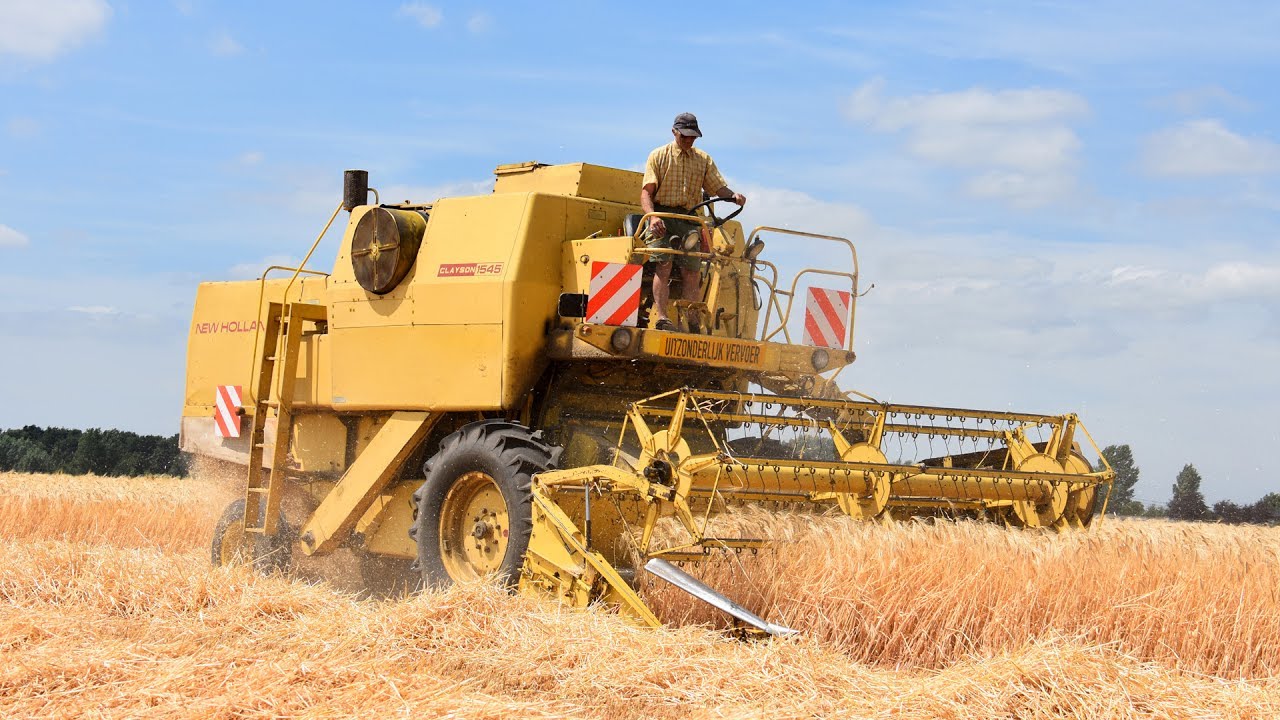 New Holland Clayson 1545 - wintergerst dorsen