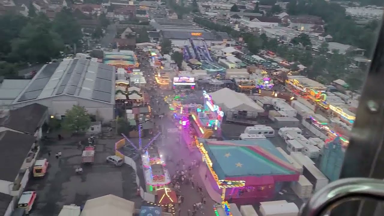 Michelstädter Bienenmarkt 2022, Fahrt mit dem neuen Riesenrad mit Blick über das Fest und die Stadt