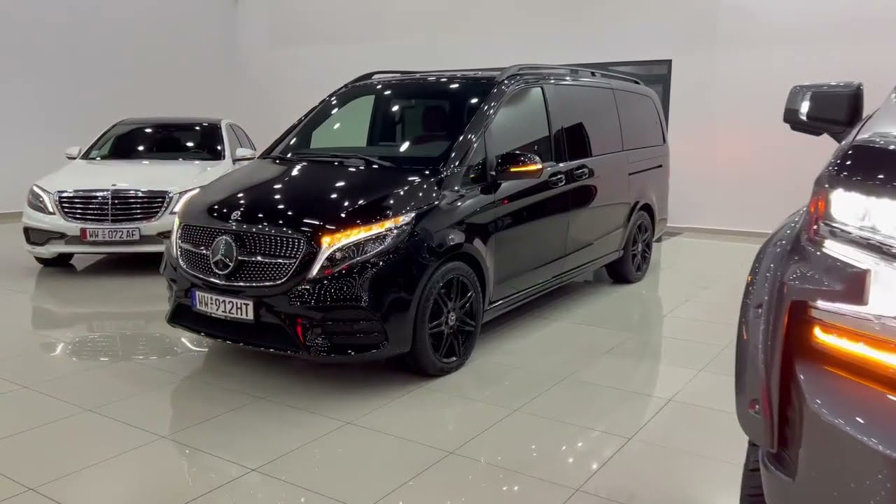 pr&eacute;sentation des voitures dans un showroom en Alg&eacute;rie