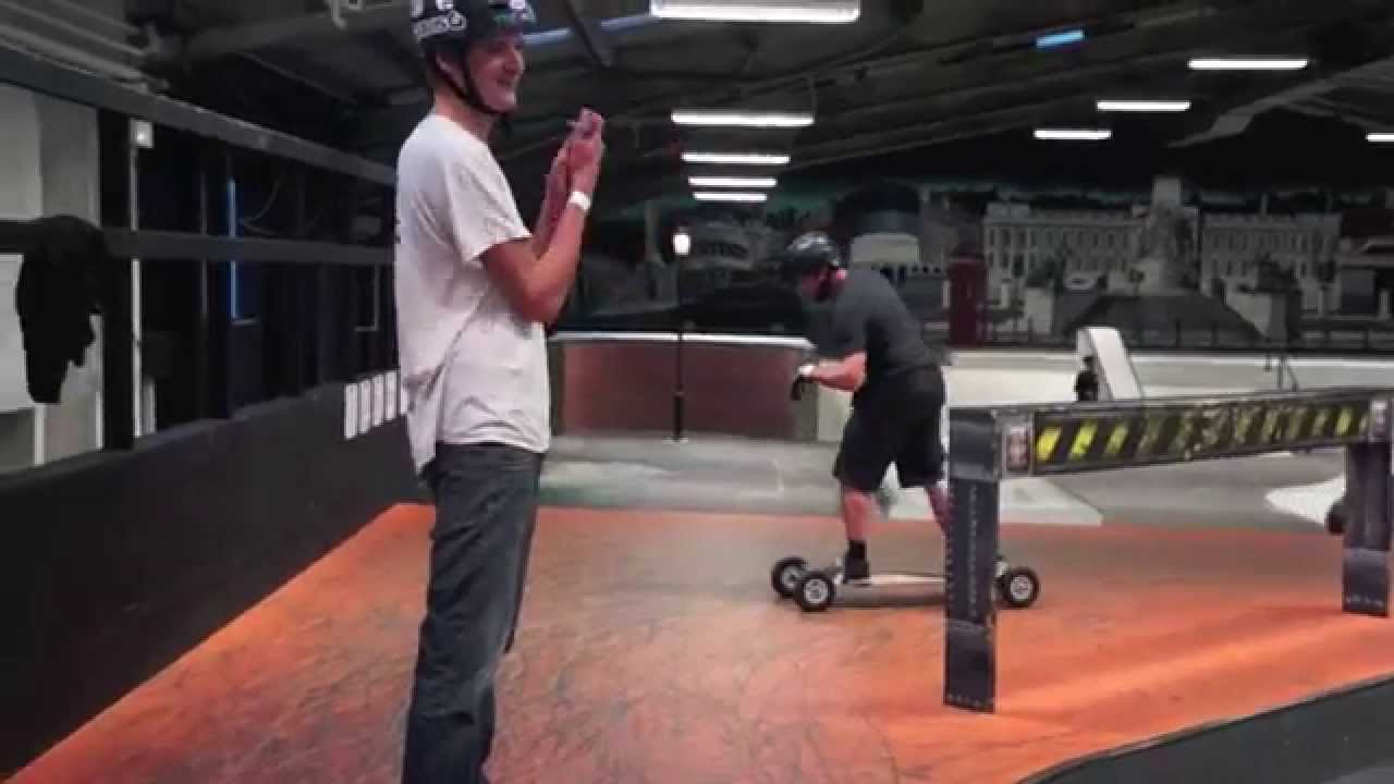 Mountainboard session at Rush skatepark