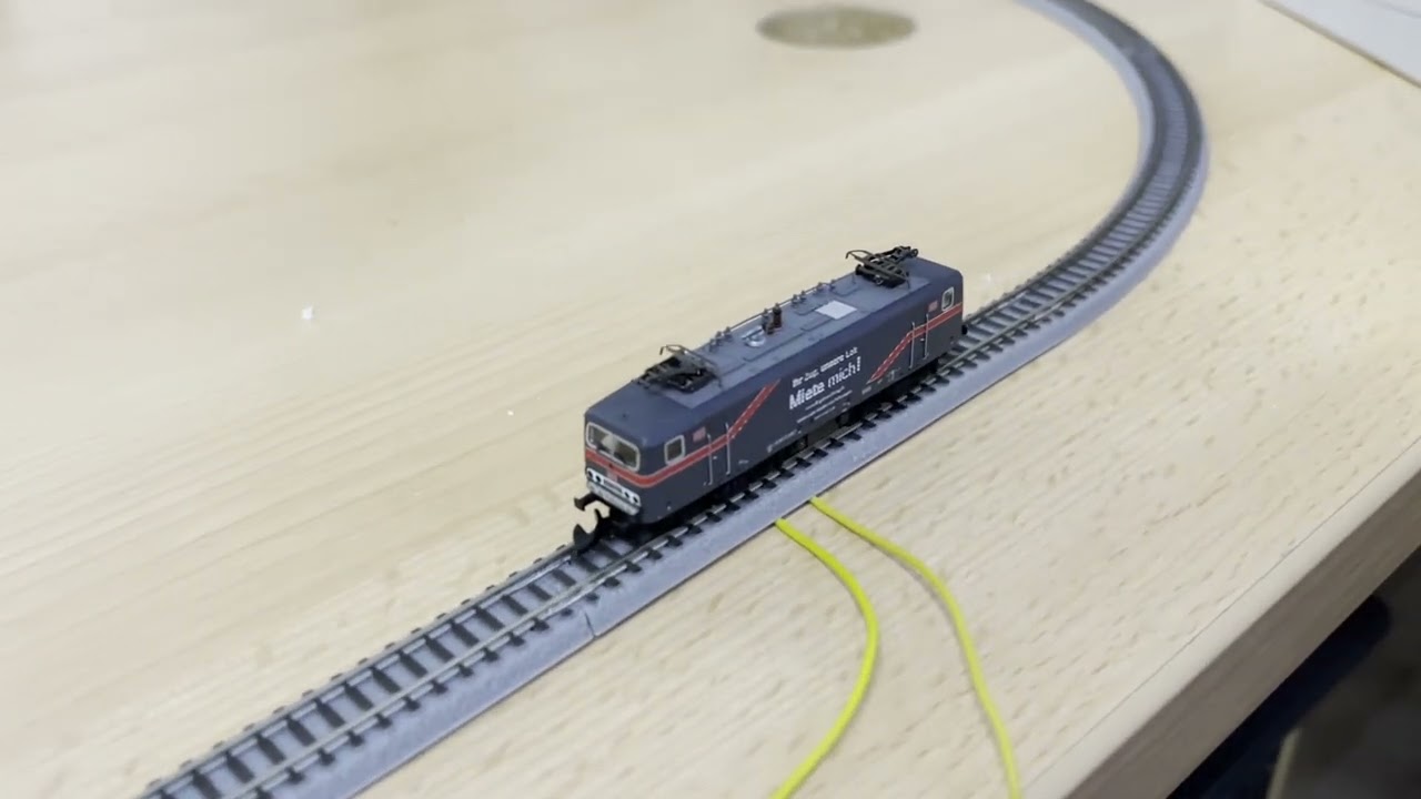 Maerklin 88430 New locomotive series 143