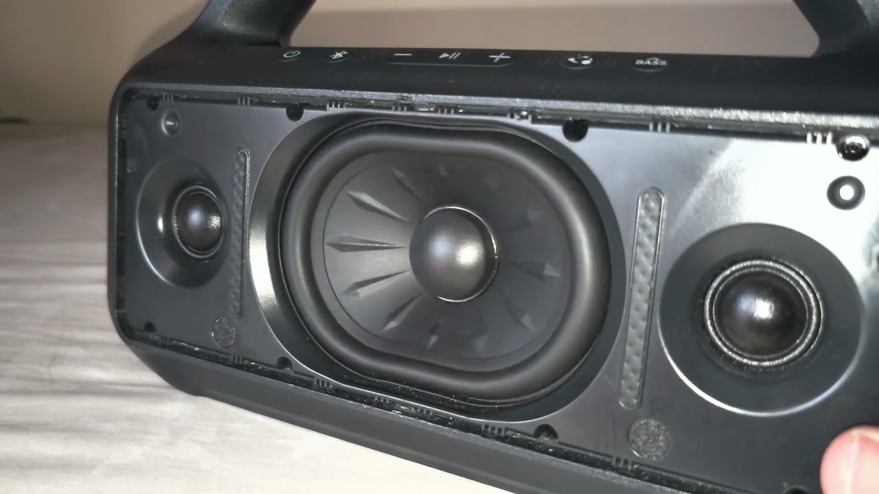 Soundcore boom 2 deep bass test! (grill removed!) (100% vol)