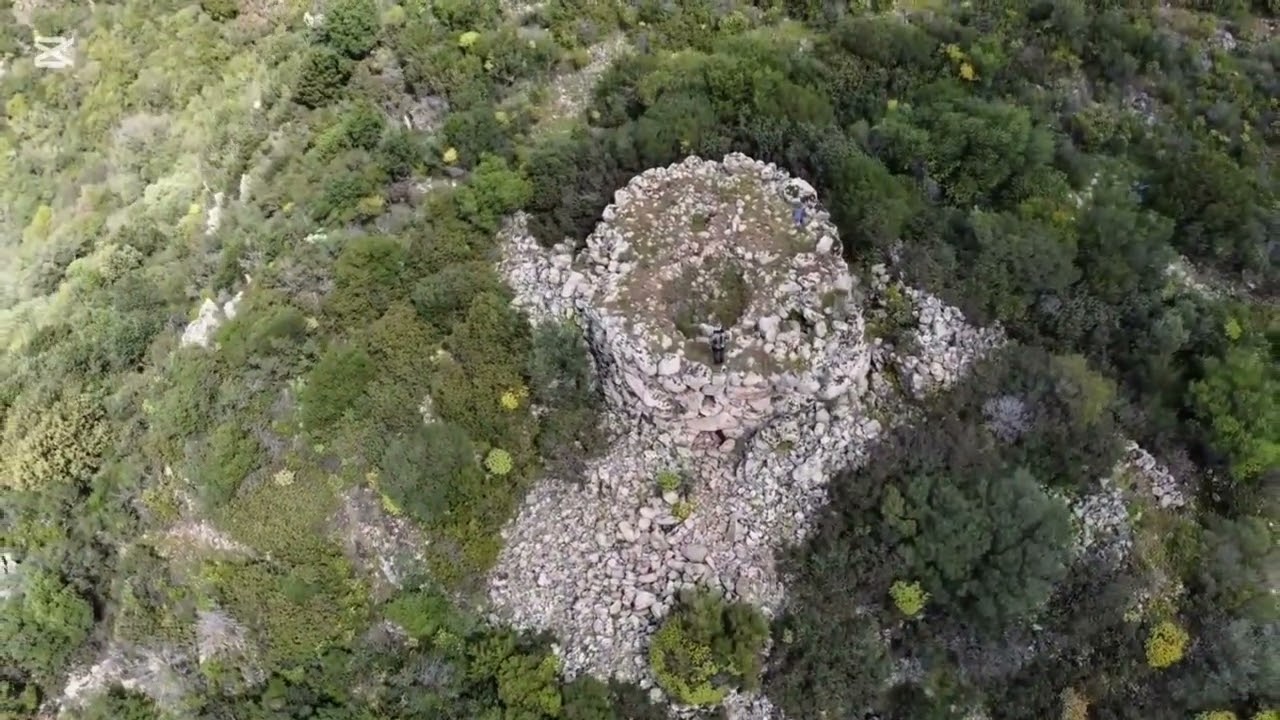 Selvaggio Verde: Il Nuraghe Is Messaius di Nuxis (SU)