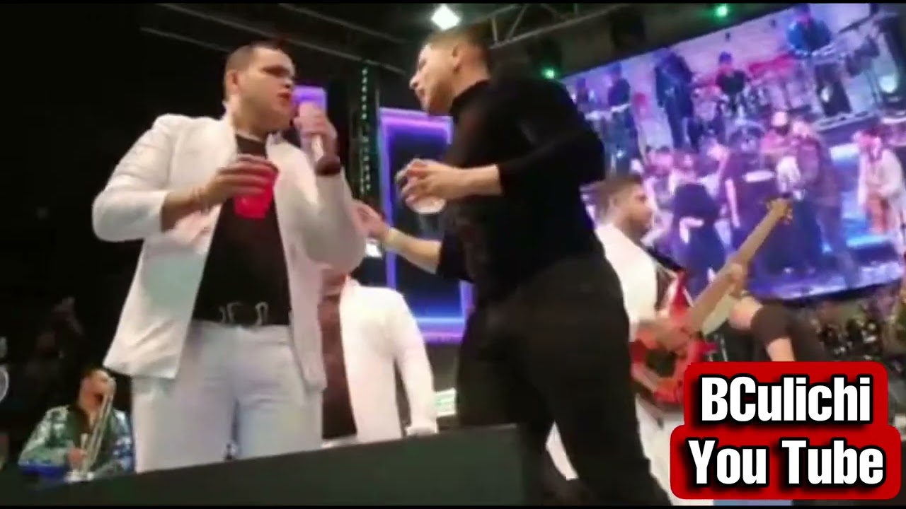 Eduin Caz y Ernesto Barajas Cantando El Cholo y El 8-9 de Beto Cervantes En Las Pulgas de Tj.