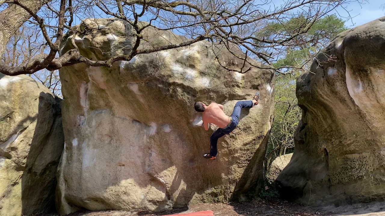 Fontainebleau - Bas Cuvier - La Bérézina Carnage (Combinaison assis) (8A)
