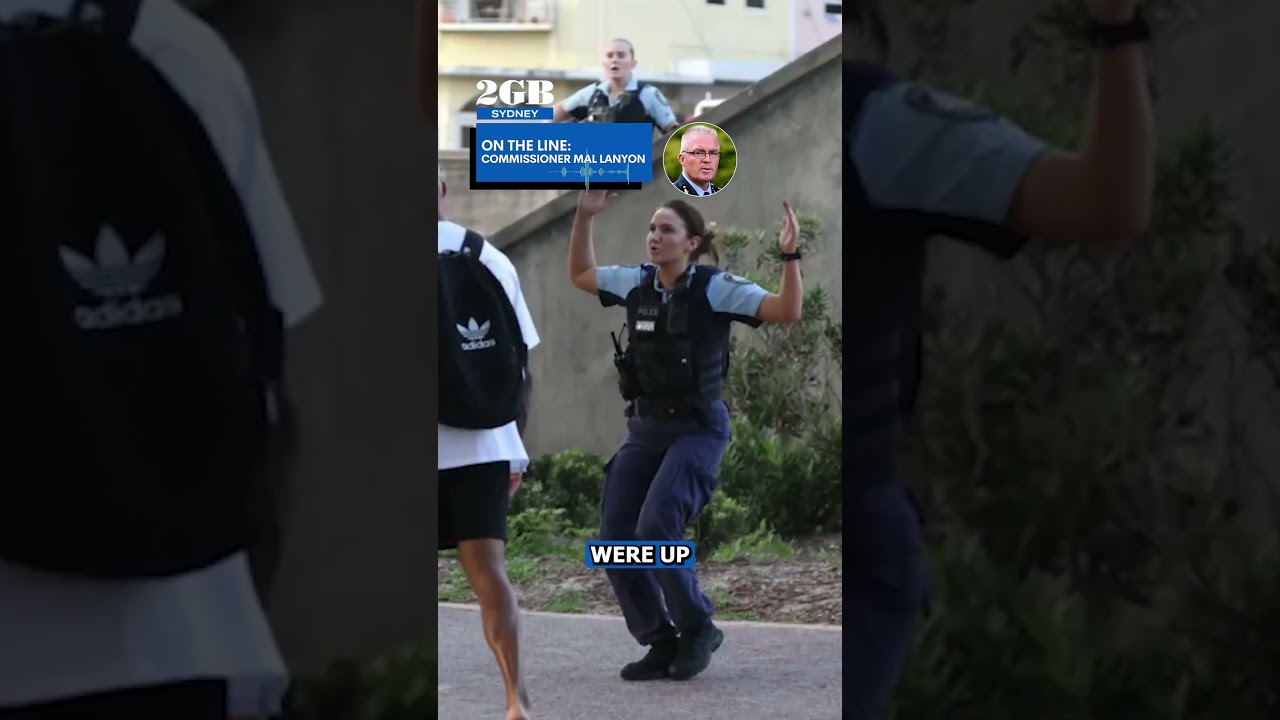 NSW Police Commissioner Mal Lanyon defends police response to Bondi terror attack