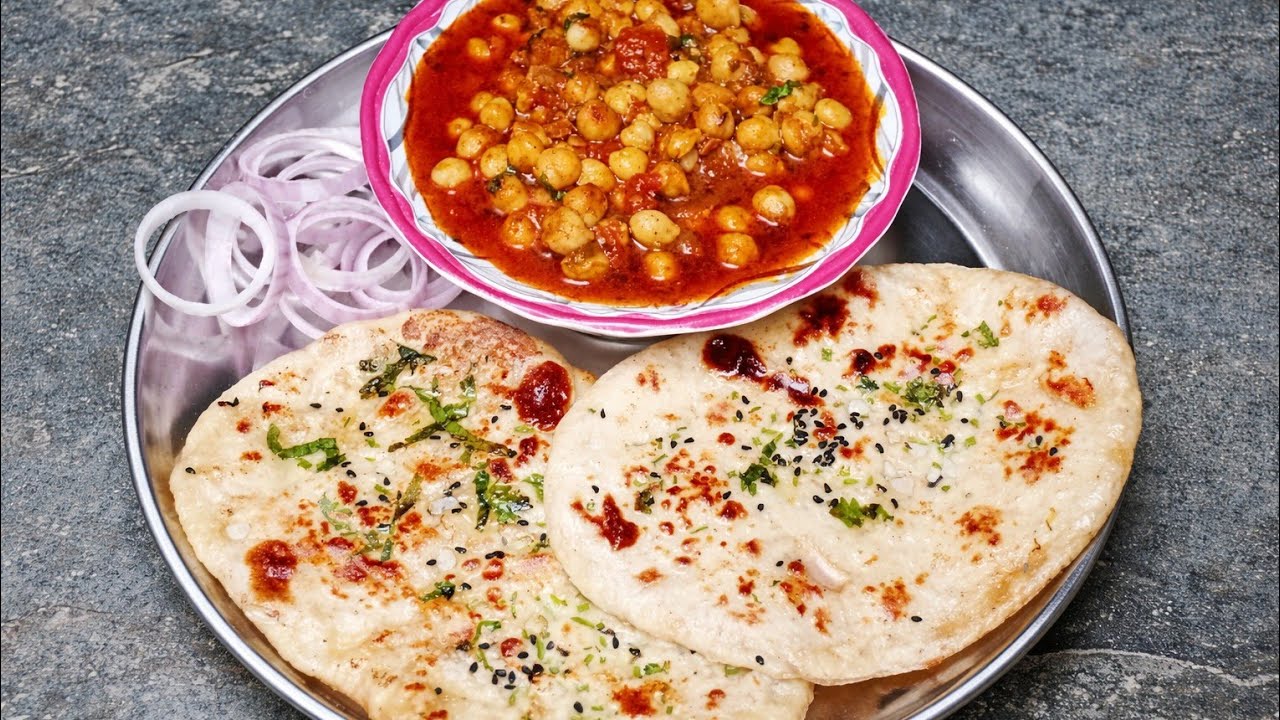 Chhola Kulcha Recipe | Delhi Style Street Food | Easy Chole Kulche at Home
