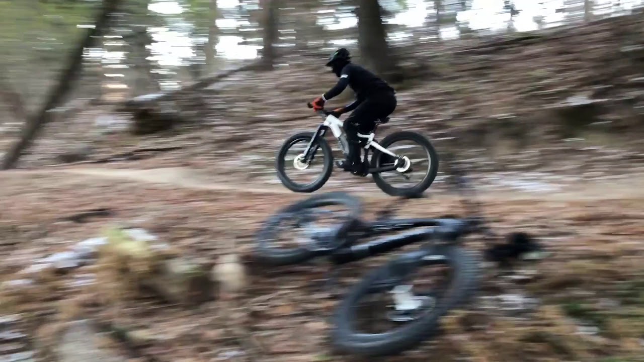 LaMere Diode Enduro E-Bike in Winter as Full Suspension E-Fat Bike