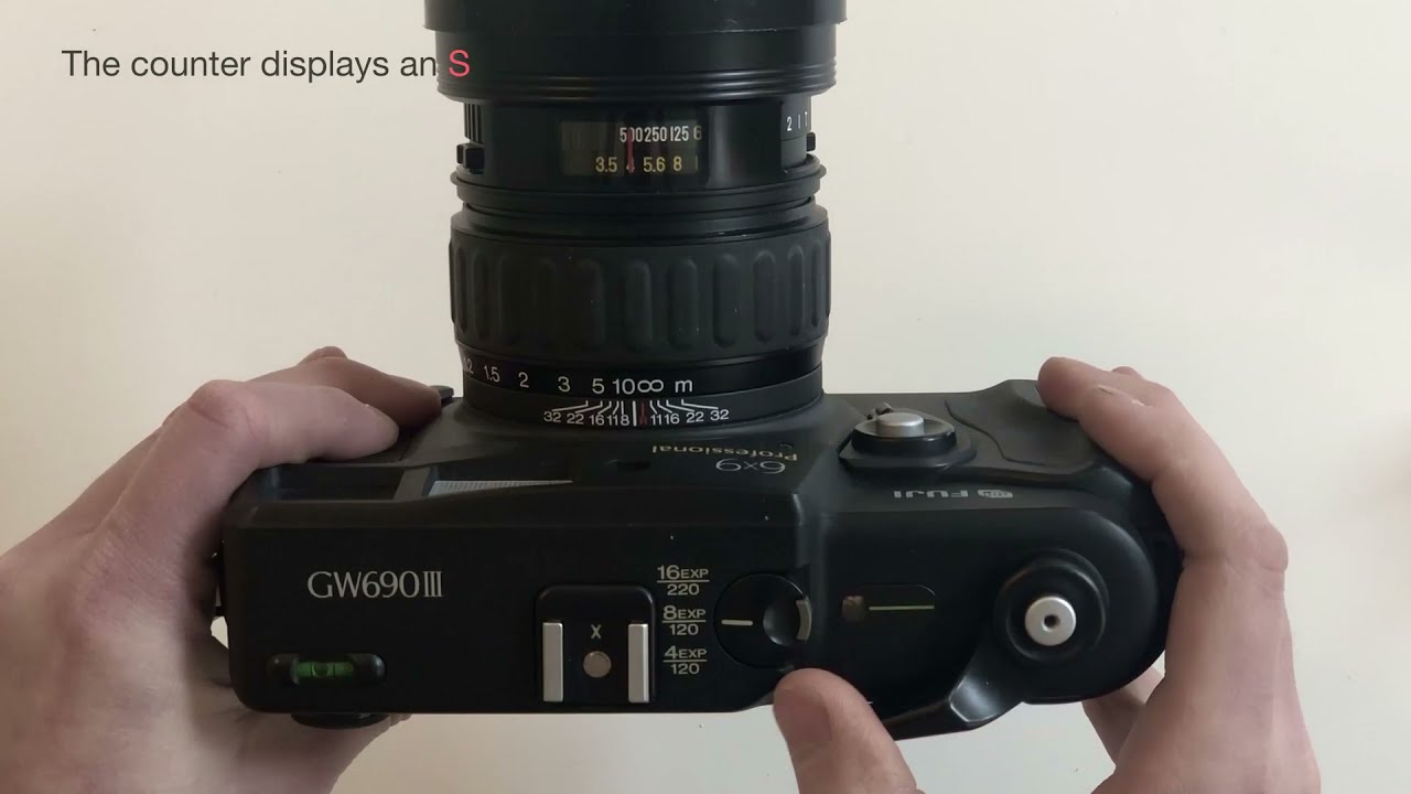 Fuji GW690 III – Loading