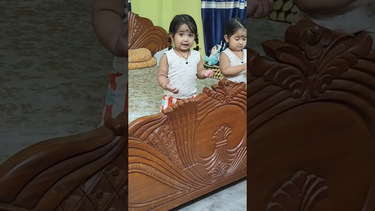 শ্রীণিকা শ্রীনীজার মিষ্টি মিষ্টি কথা শুনলে মন ভালো হতে বাধ্য 🥰😊#twin #shrinika #shrinija