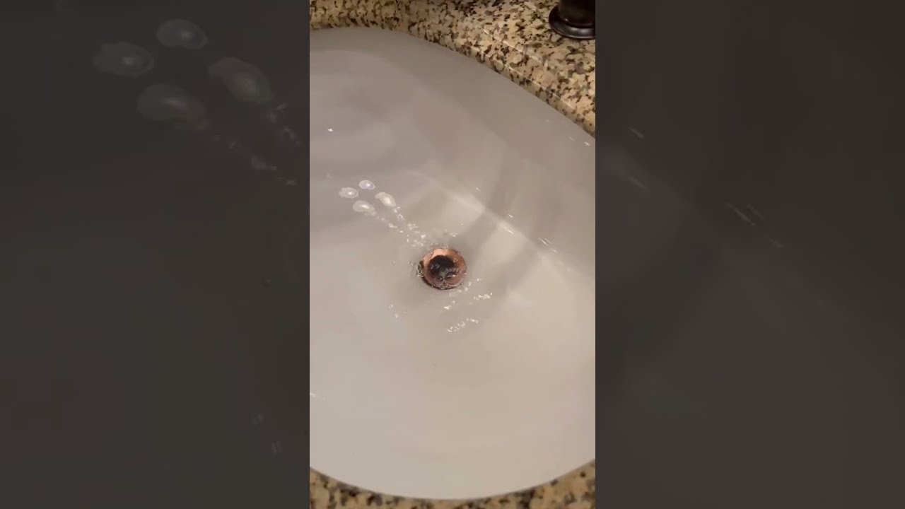 This works! Baking soda and vinegar drain hack #shorts #cleaning #hack