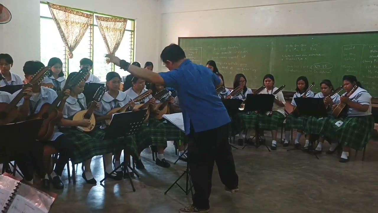 Golden - Huntrix (FFHNAS SPA Rondalla)