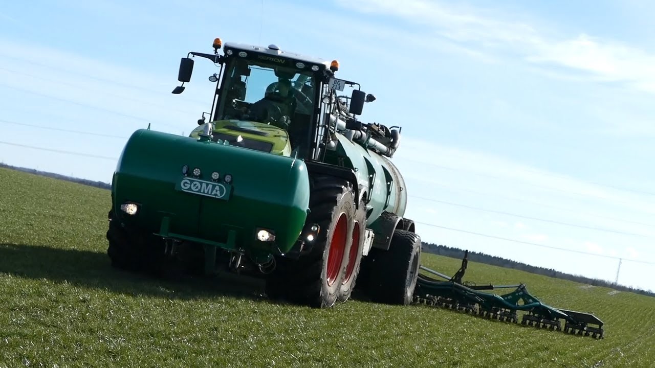 Claas Xerion 4000 laying Out Manure w/ Samson SG Manure Barrel | Front Tank | DK Agriculture