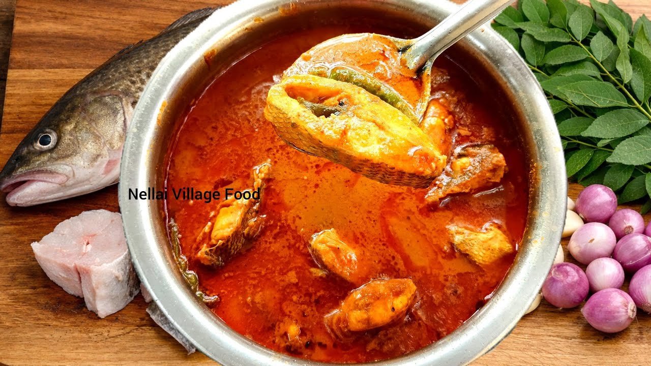 எந்த மீன் வாங்கினாலும் குழம்பு இப்படி சுவையா செய்யுங்க | Meen Kulambu Recipe in Tamil #kulambu