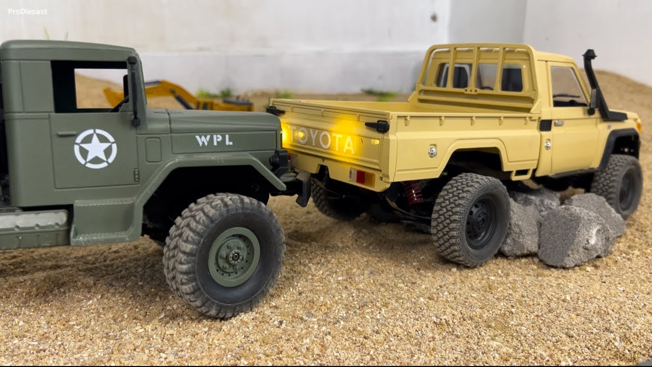 Jeep Rubicon vs. Toyota Land Cruiser 70 vs. 6x6 Truck | Epic RC Off-Road Obstacle Showdown!