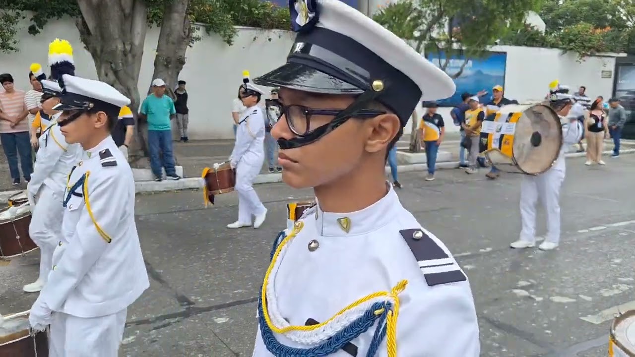 Colegio San Sebasti&aacute;n Banda Marcial y de Guerra inicio de desfile Gran Festival de Bandas FEGUA 2024