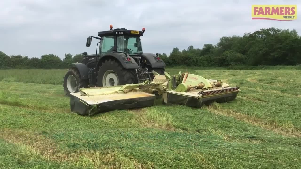 400hp reverse-drive Valtra S-series on test