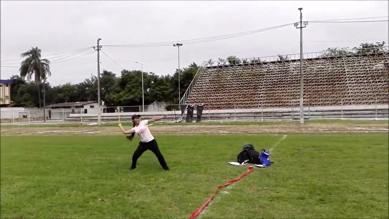 COMPETENCIA DE LANZAMIENTO CON PELOTA