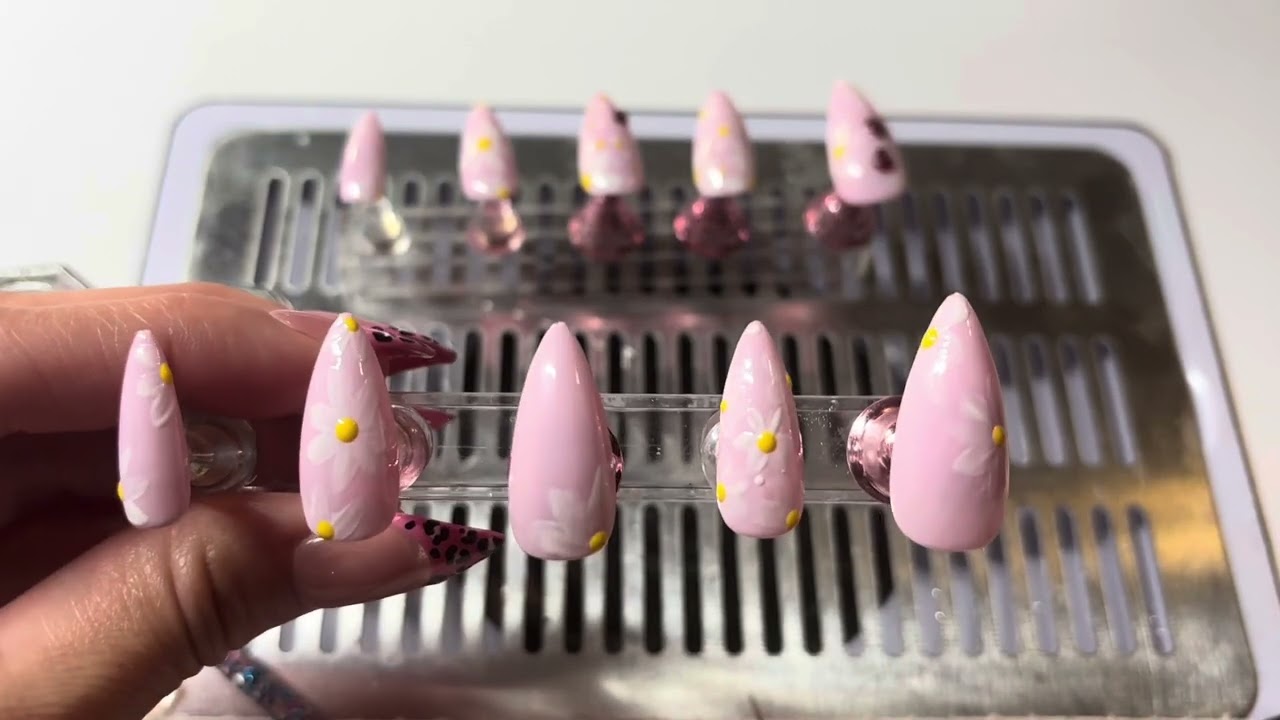 Spring DIY press on nails