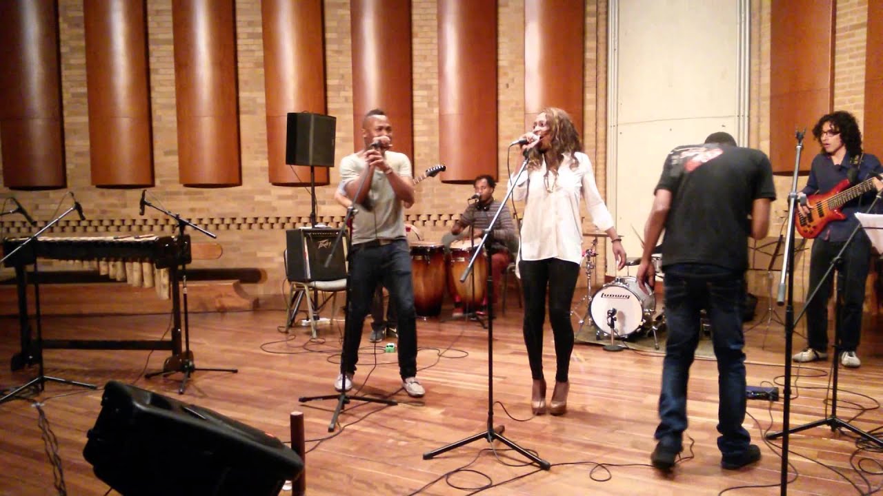 Afrotumbao - Ayoi (live) Presentación en vivo