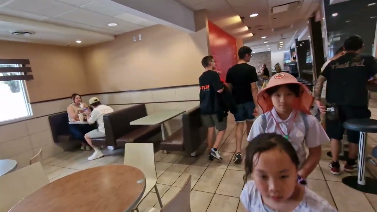 McDonald's 1527 Main St, Vancouver, BC V6A 2W5, Canadá | VIAJE VANCOUVER