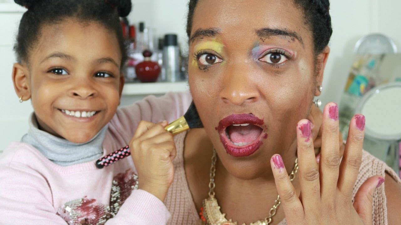 ESSAYEZ DE NE PAS RIRE : Ma fille de 4 ans tatoue mes sourcils  !