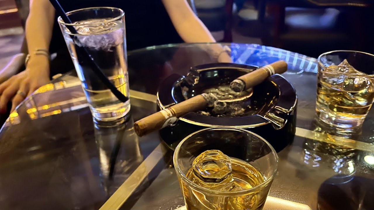 Cigar Talk At Lit Cigar Lounge In Snoqualmie, WA | Where's The Best Cigar Lounge In WA State? 🔥