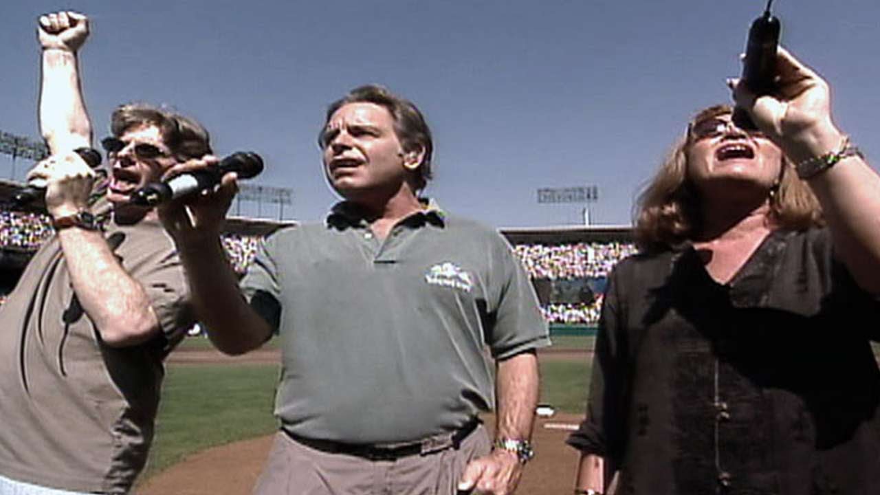 LAD@SF: Members of Grateful Dead perform anthem