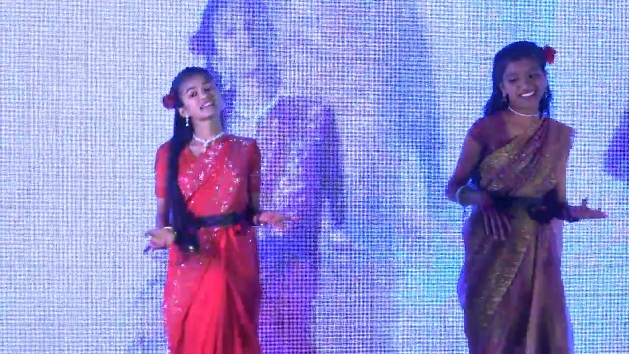 Girls dance 