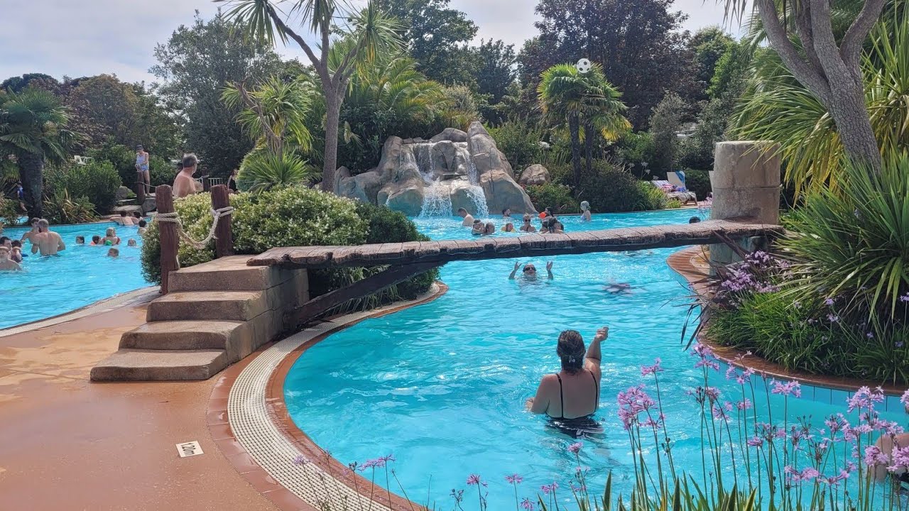 présentation de la piscine du camping Le Letty Bretagne